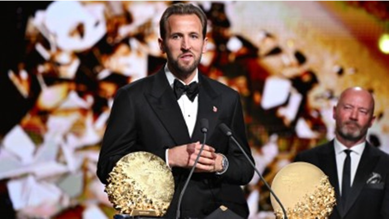 Harry Kane vence a Bola de Ouro 2026 em cerimônia em Londres